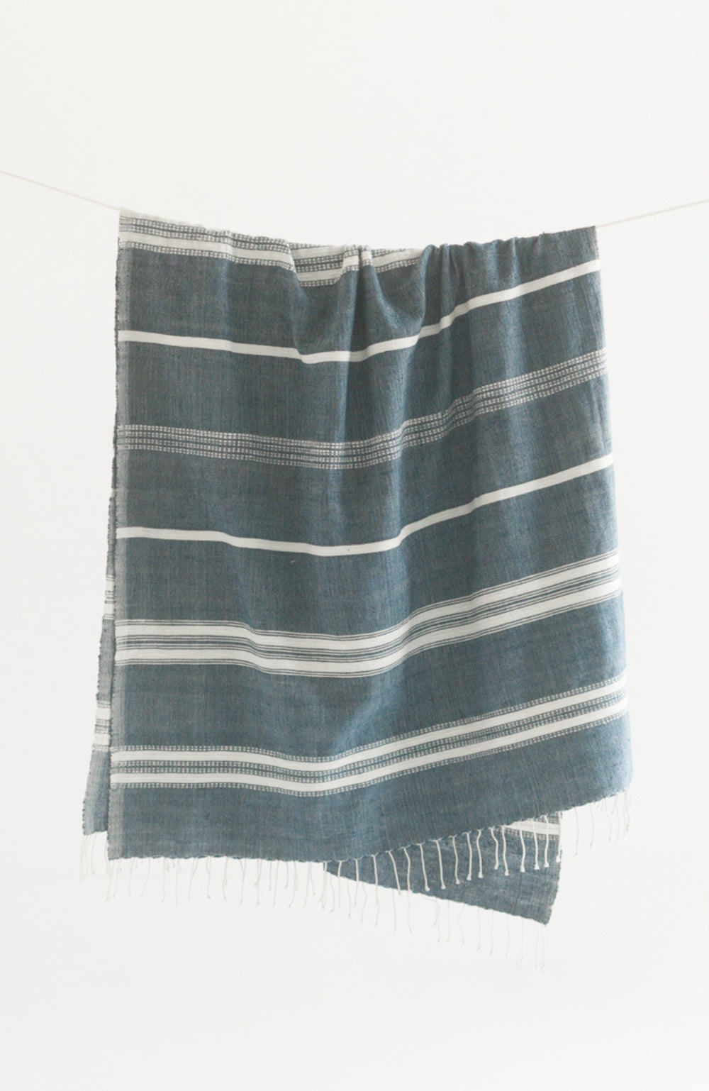 Aden Throw - Navy / Natural