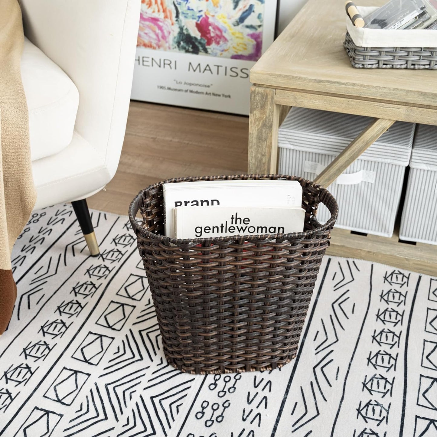 GRANNY SAYS Wicker Trash Can, Bathroom Trash Can with Handles, Wicker Waste Basket for Bathroom, Waste Basket for Bedroom, Decorative Wicker Wastebasket, 19 Liters/5 Gallons, 1-Pack Dark Brown